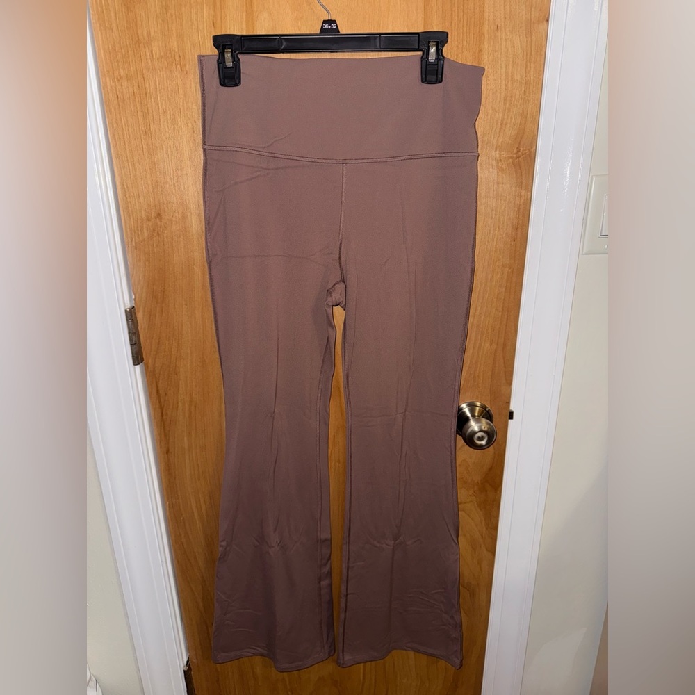 Light brown flare-cut leggings